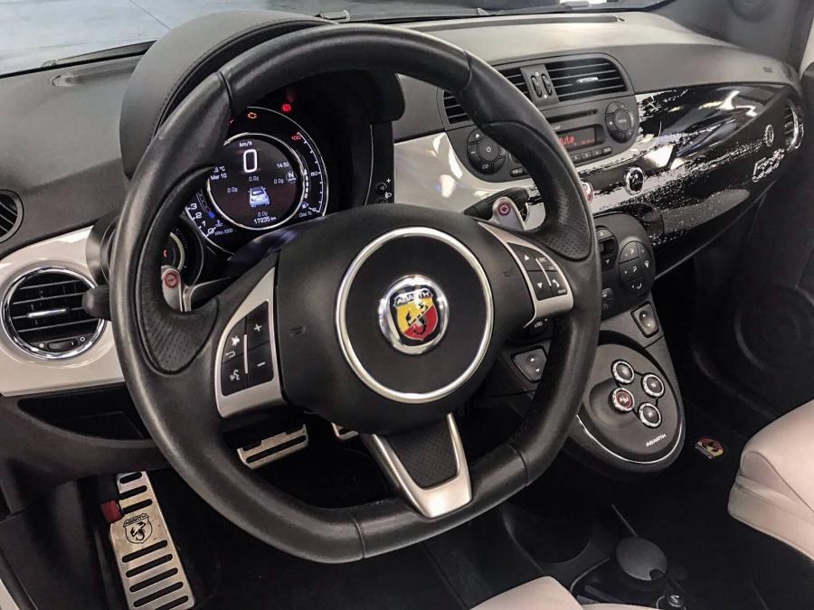 Панель приборов Abarth 595C by Garage Italia Customs 2017 года  (фото 3 из 7)